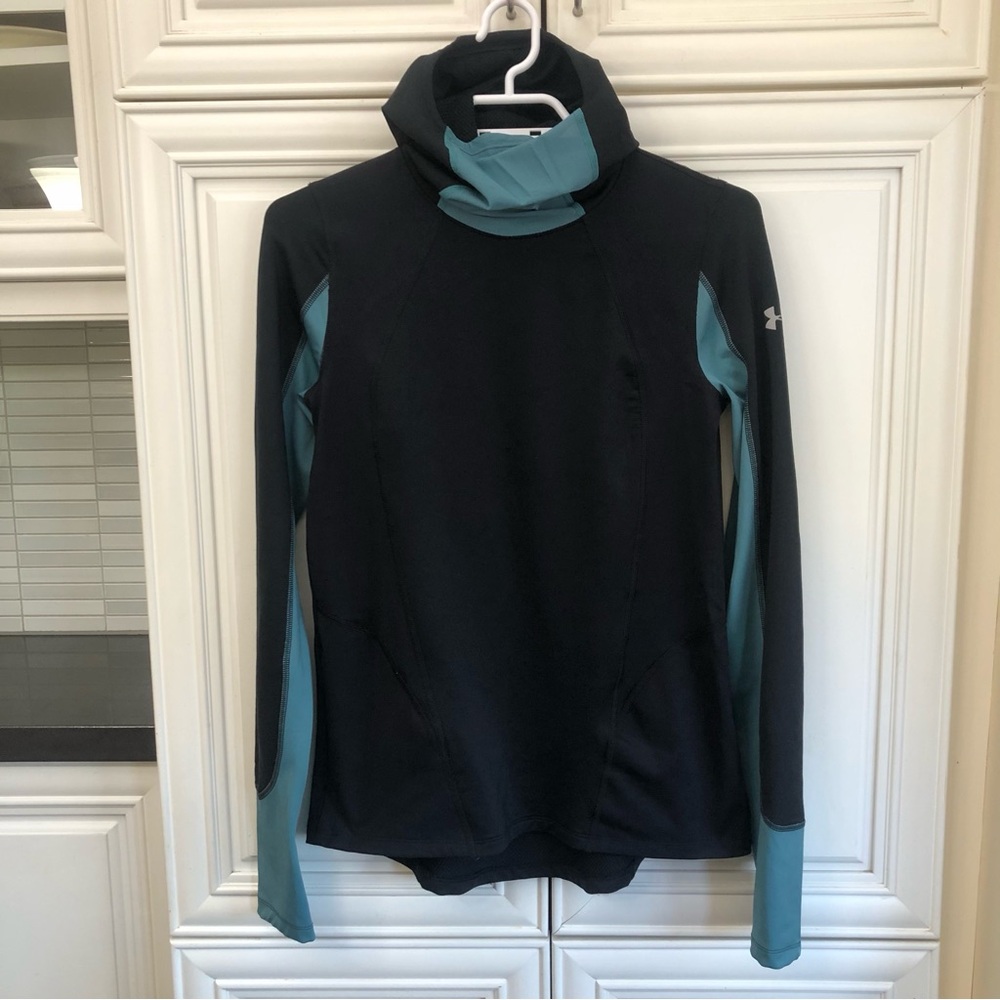 Under Armour Cold Gear fitted women’s hooded athletic shirt